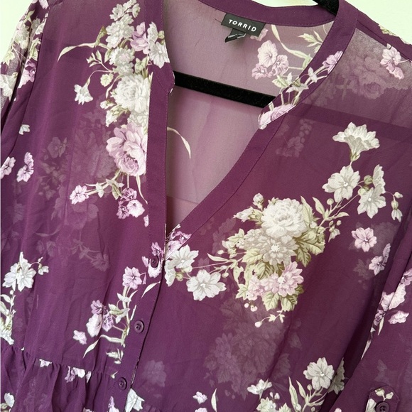 Torrid Babydoll top women’s plus size 1 XL purple floral sheer high low top - Picture 2 of 9